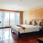 S.M. Grande Residence